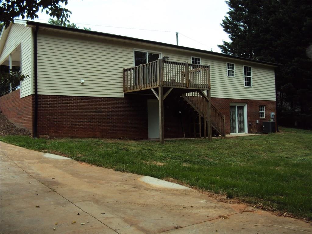 Property image 3 of 1299 Homestead Drive in Homestead, Hickory, NC 28602