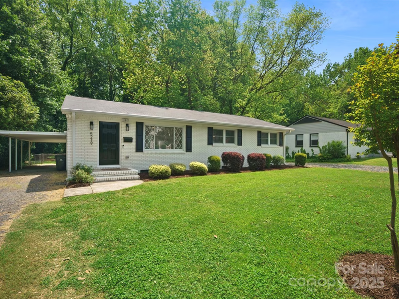 Property image 2 at 5219 Farmbrook Drive, Charlotte, NC 28210