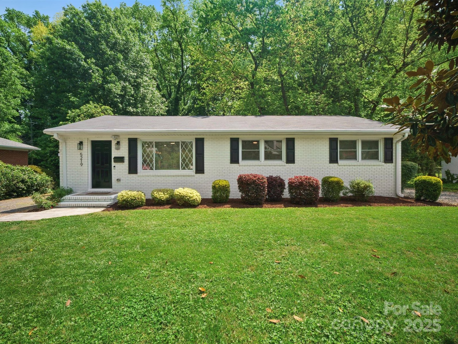 Property image 1 at 5219 Farmbrook Drive, Charlotte, NC 28210