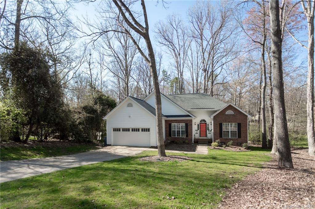 Property image 2 of 6521 Lynn Avenue in Carmel Hills, Charlotte, NC 28226