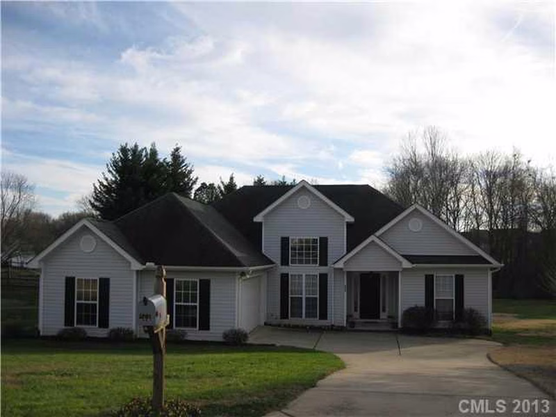 208 Sidney Court