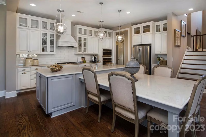 325 W Waterlynn Road