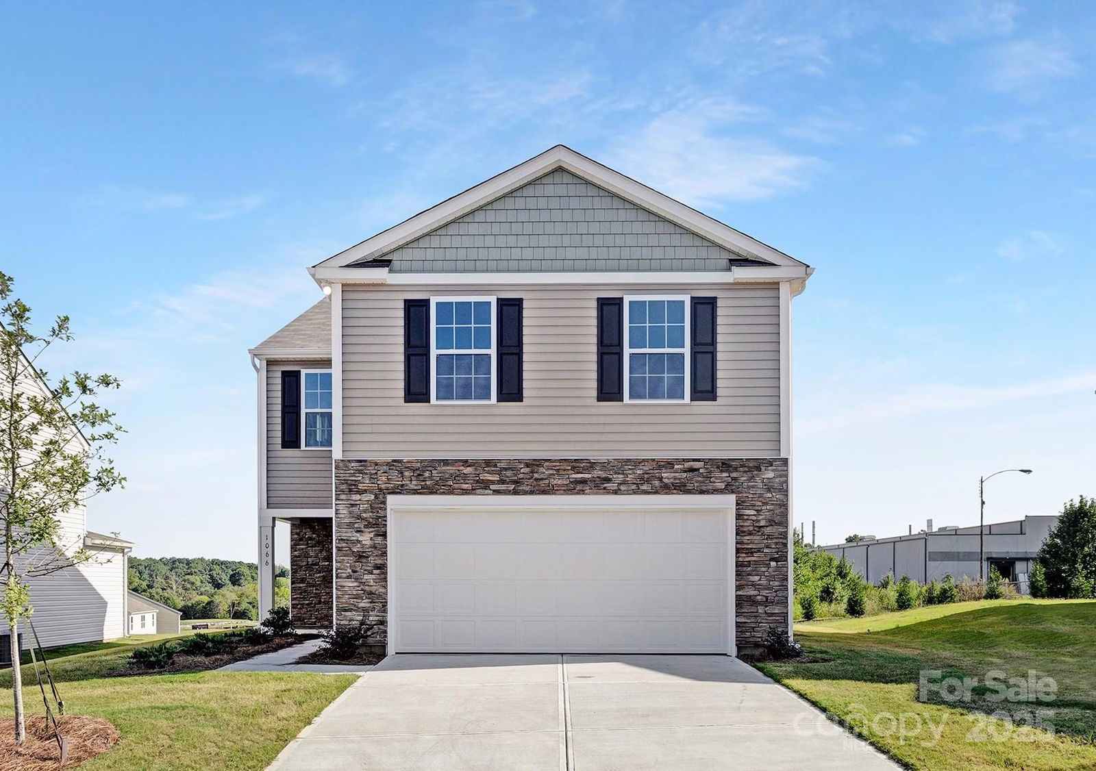 Property image 1 at 1011 20th Avenue Loop, Hickory, NC 28602