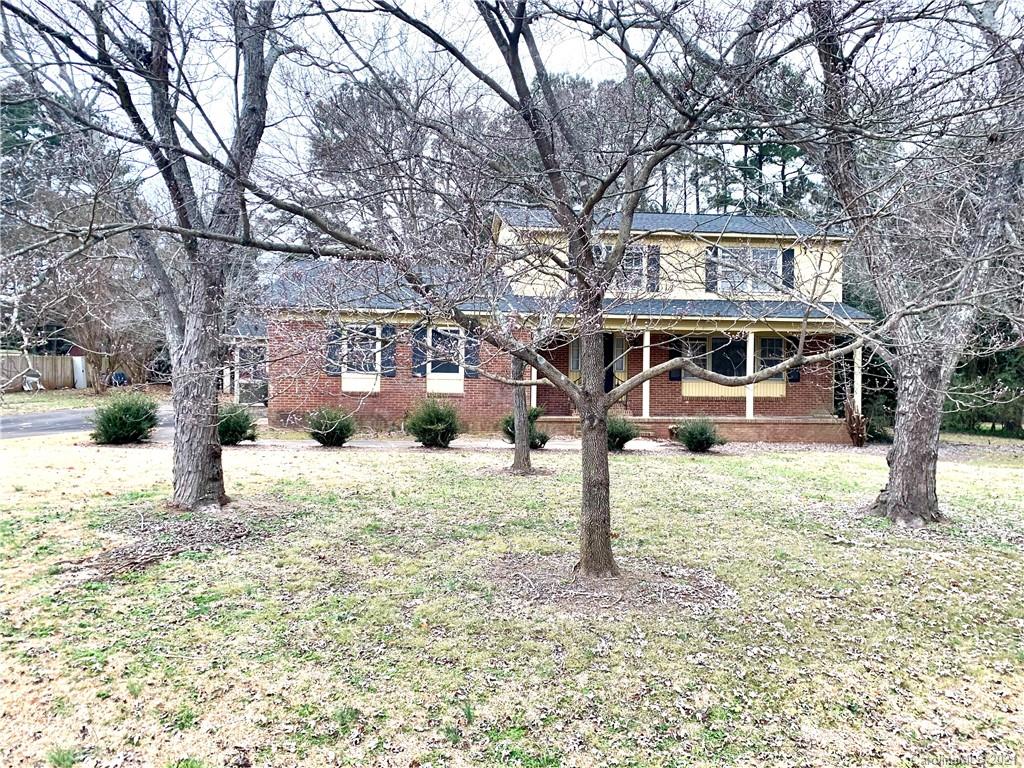 Property image 2 of 914 Mallotte Lane in Robinson Heights, Gastonia, NC 28054