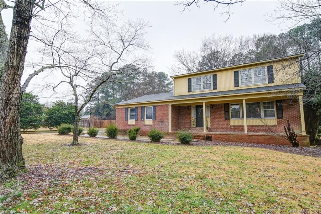 Property image 3 of 914 Mallotte Lane in Robinson Heights, Gastonia, NC 28054