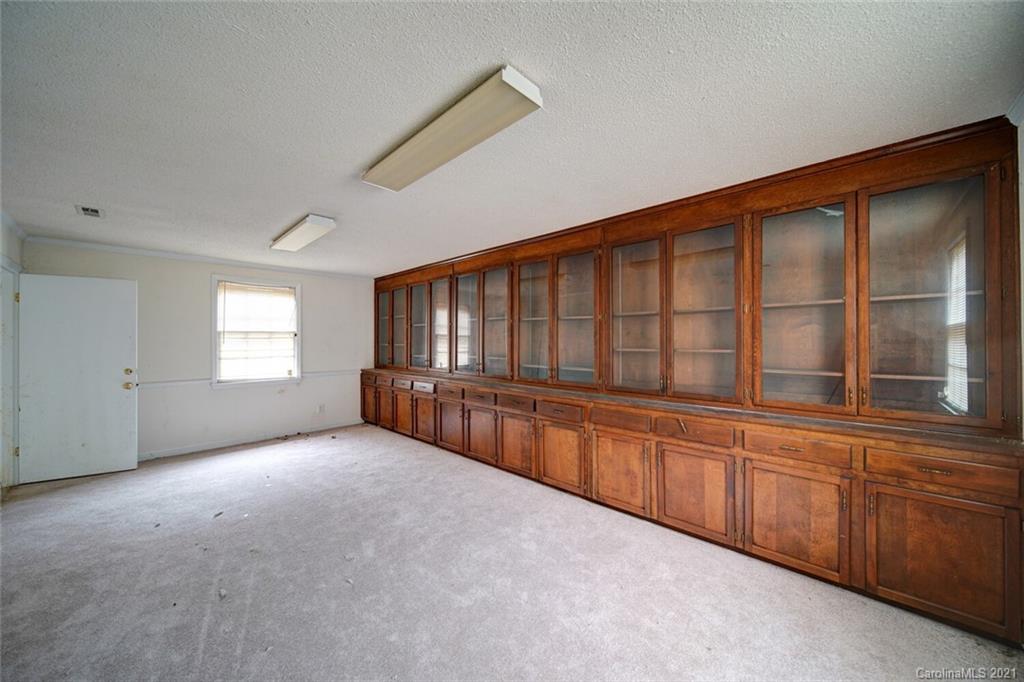 Property image 5 of 914 Mallotte Lane in Robinson Heights, Gastonia, NC 28054