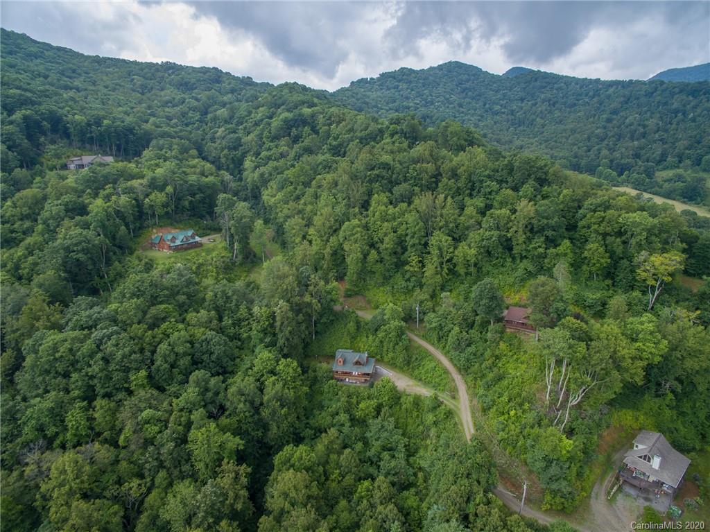 Property image 4 of 307 Appaloosa Trail in Riverwalk, Burnsville, NC 28714