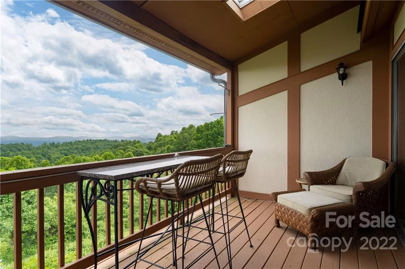 203 Fleetwood Plaza
