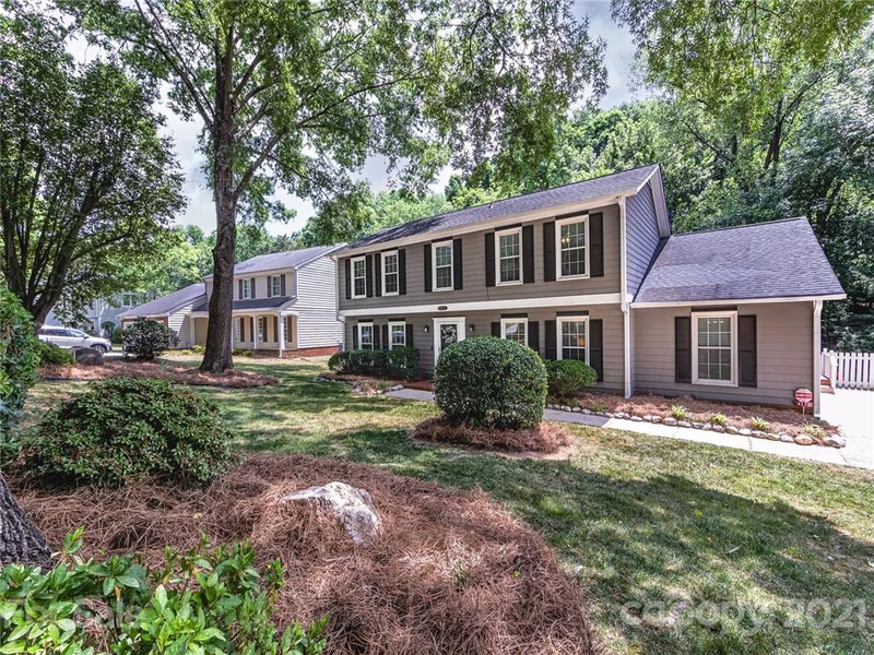 Property image 2 at 4112 Foxmoor Drive, Charlotte, NC 28226