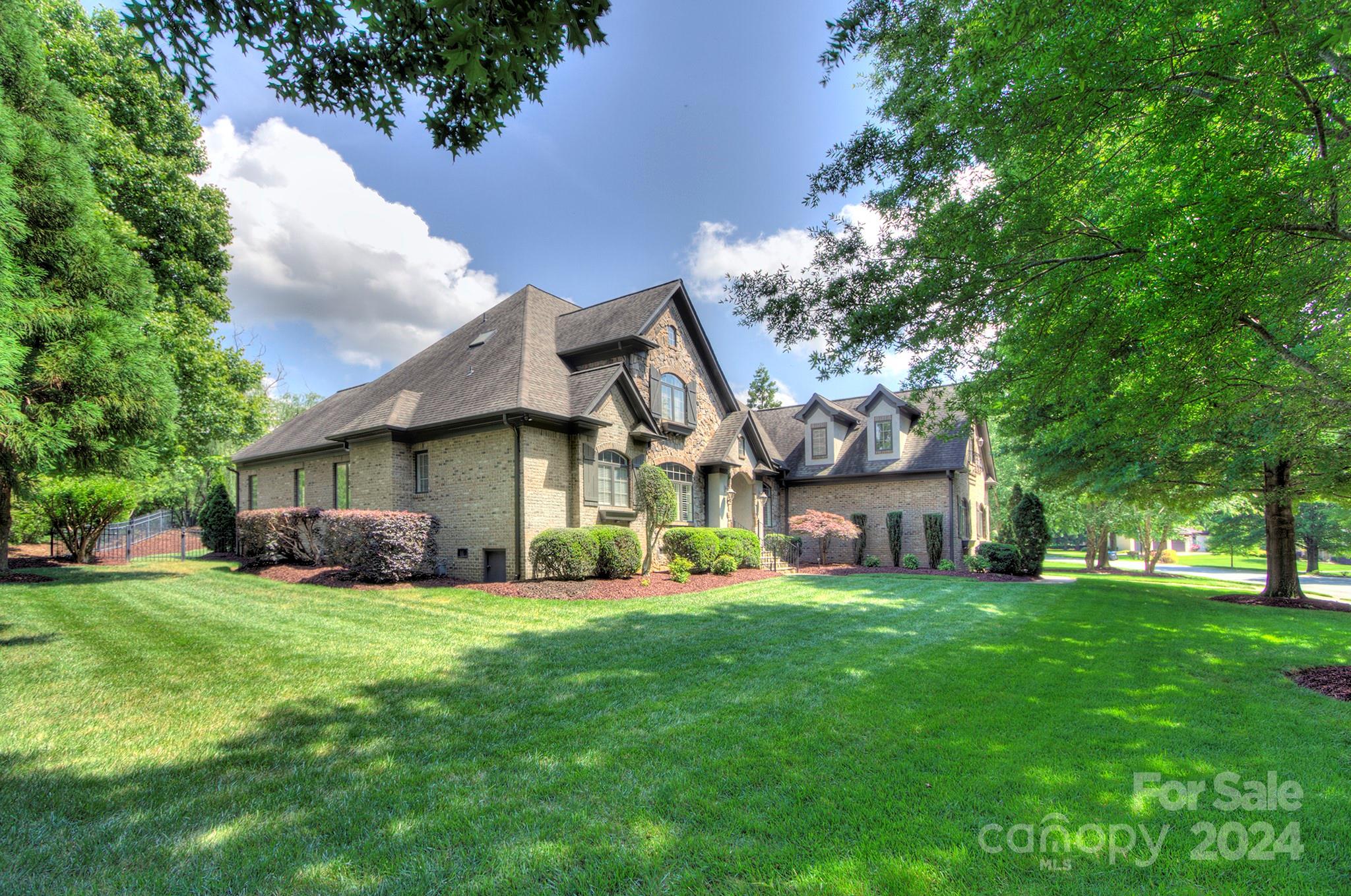 Property image 3 of 816 Beauhaven Lane in Chatelaine, Waxhaw, NC 28173