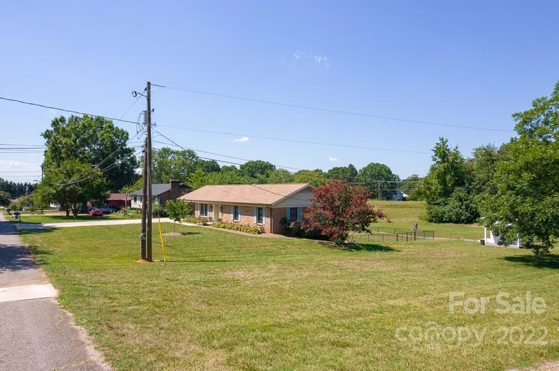 Property image 4 at 1373 Homestead Drive, Hickory, NC 28602