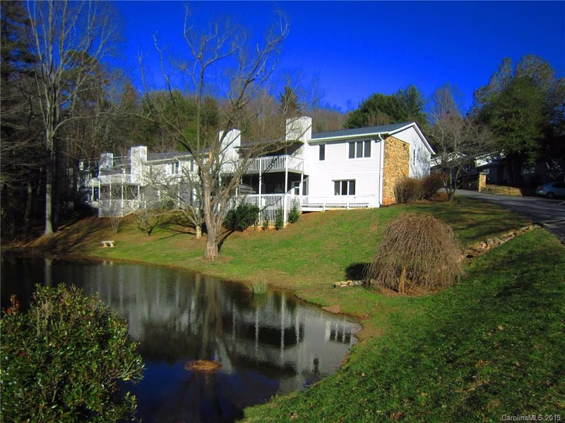 61 Hollybrook Drive