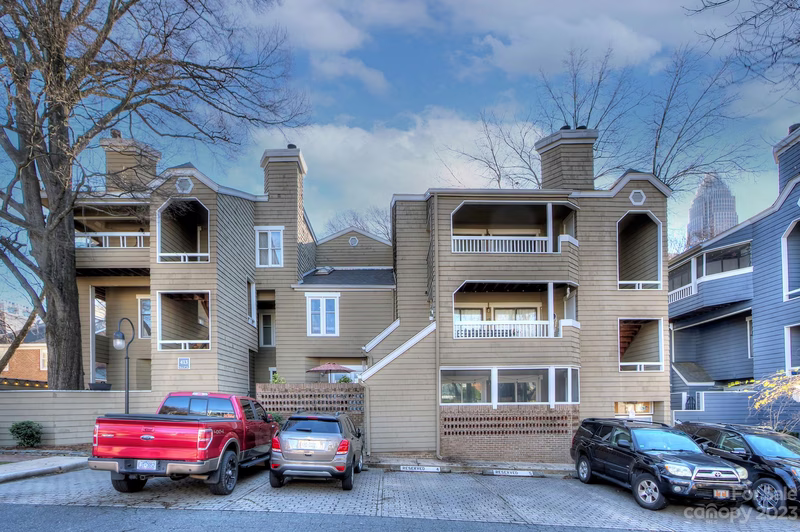 413 W 8th Street