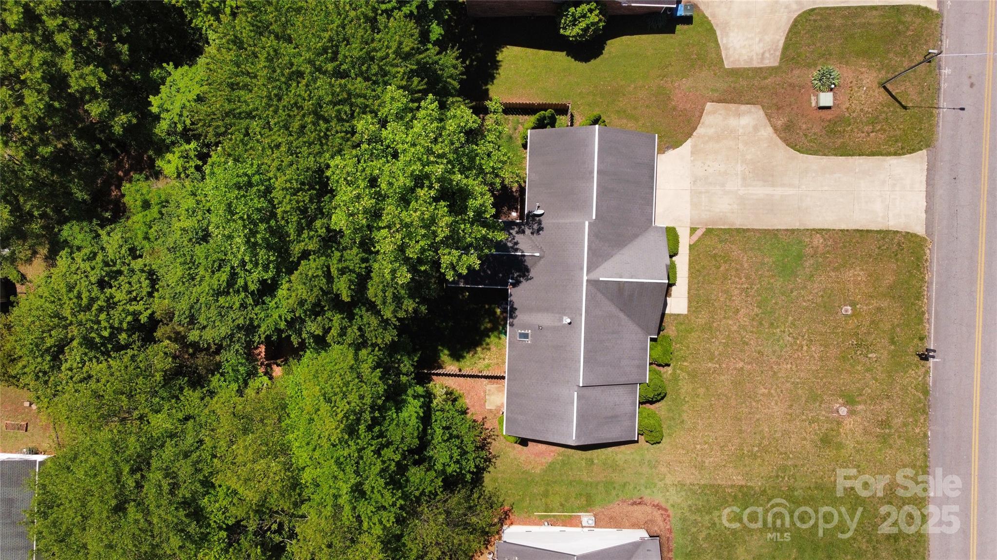 Property image 4 of 1657 6th Street in Providence Forest, Hickory, NC 28602
