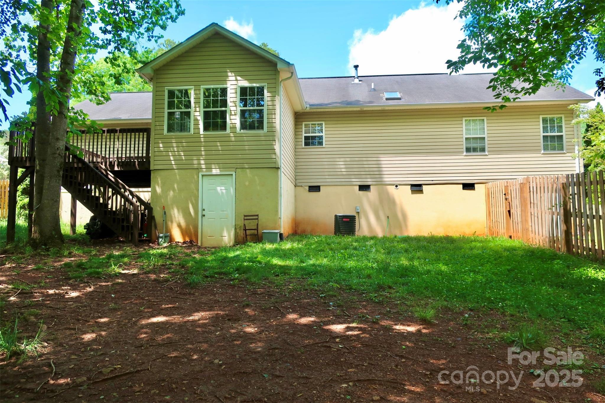 Property image 5 of 1657 6th Street in Providence Forest, Hickory, NC 28602