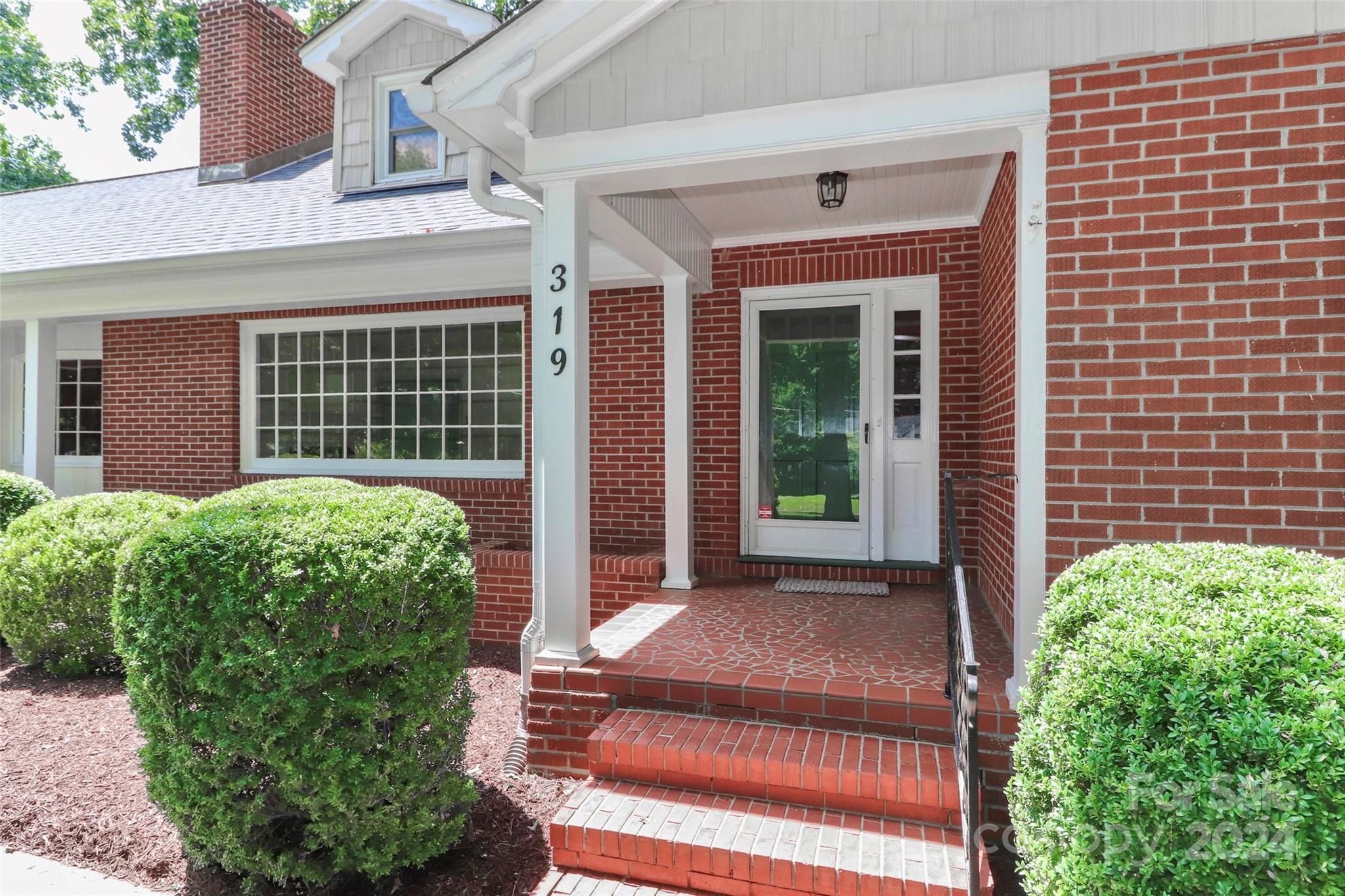 Property image 4 of 319 N Oakwood Drive in Park Grove, Statesville, NC 28677