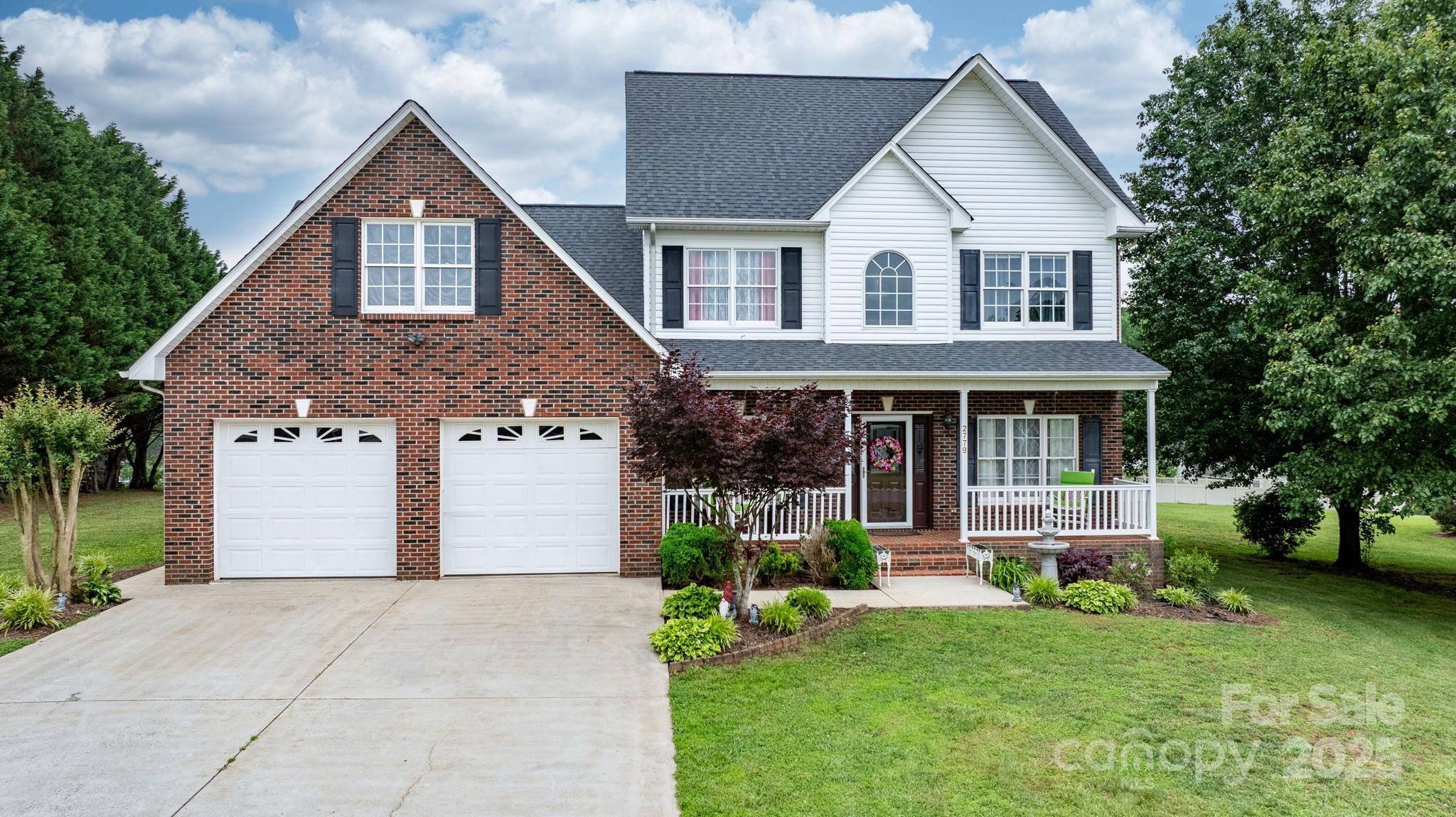 Property image 4 of 2779 Touchstone Circle in Walnut Creek, Newton, NC 28658