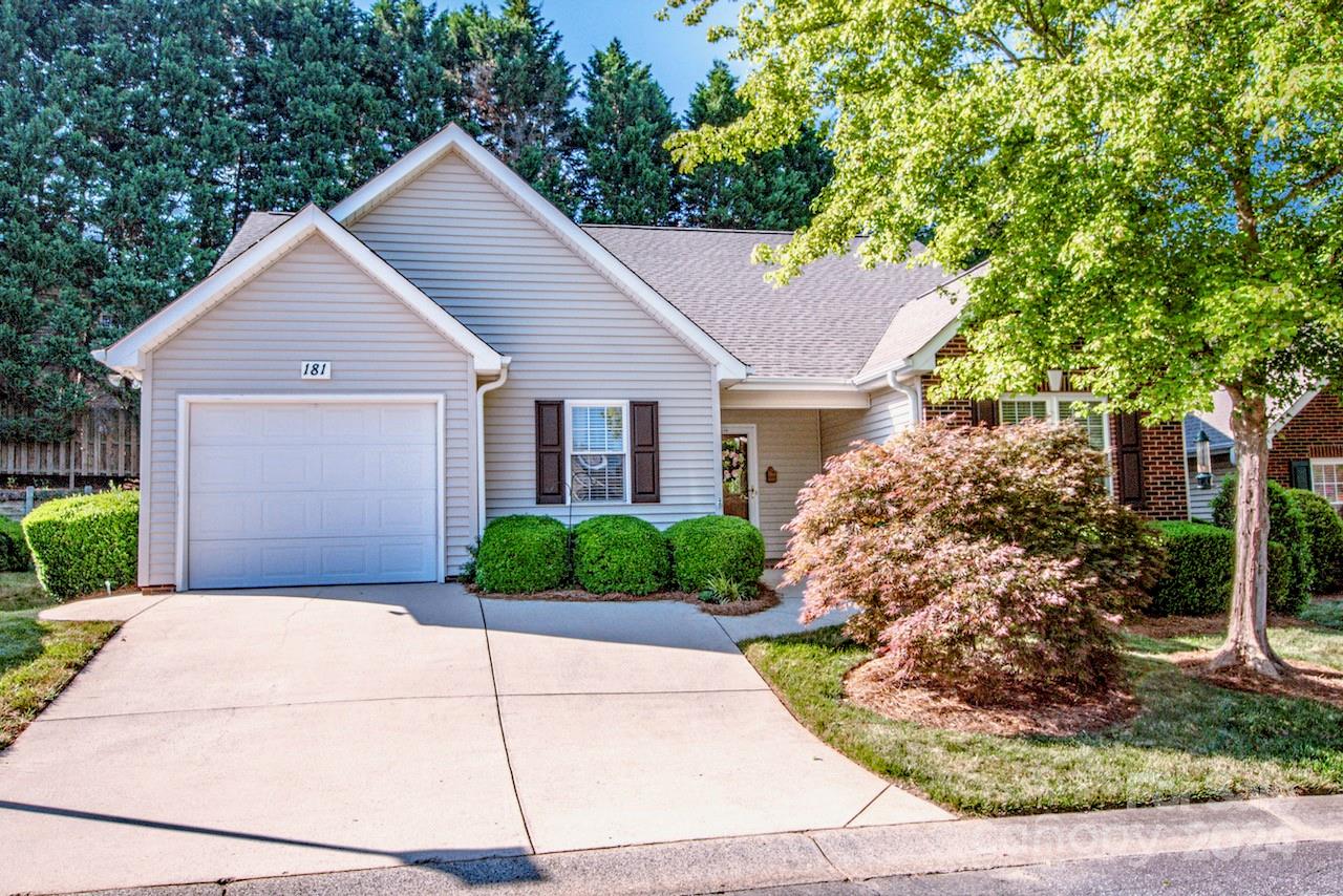 Property image 2 of 181 Oak Village Parkway in The Villages At Oak Tree, Mooresville, NC 28117