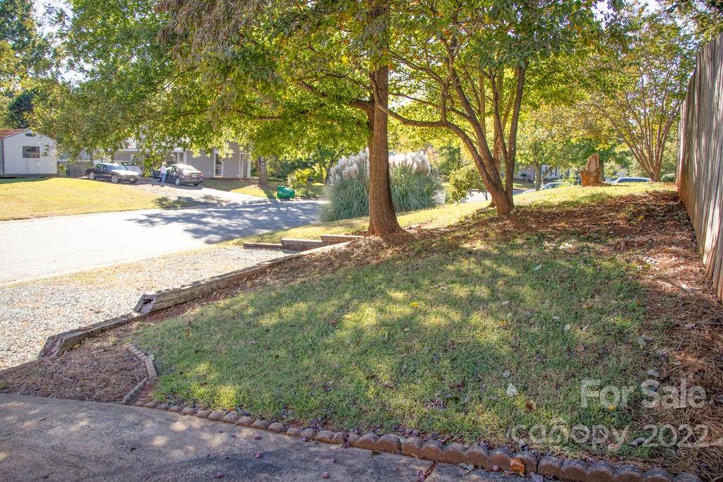Property image 4 of 6601 Old Meadow Road in Timber Creek, Charlotte, NC 28227