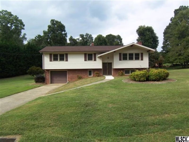 1618 Oakmont Drive