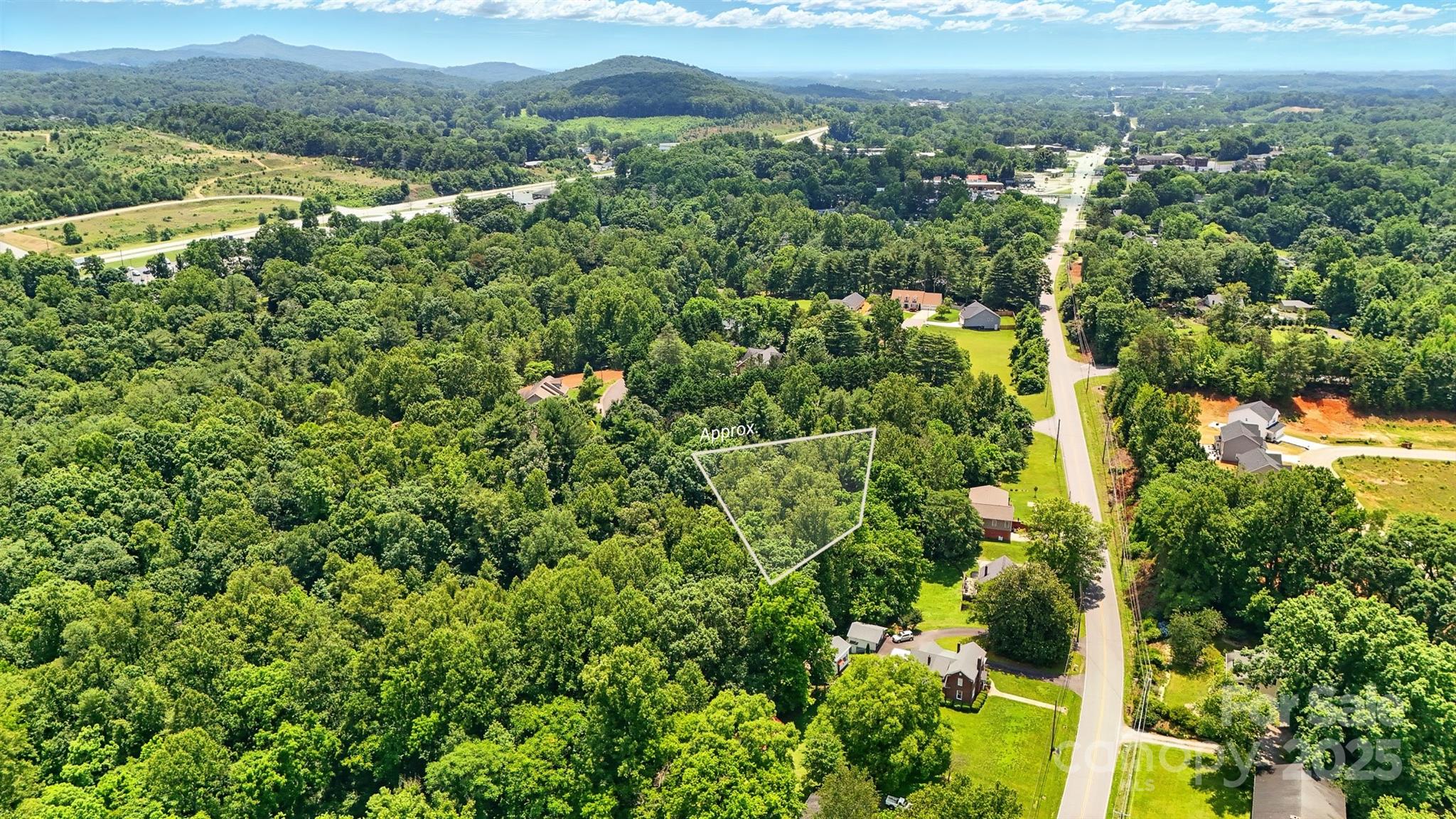 Property image 4 of 205 Buckingham Court in Parkridge Estates, Lenoir, NC 28645