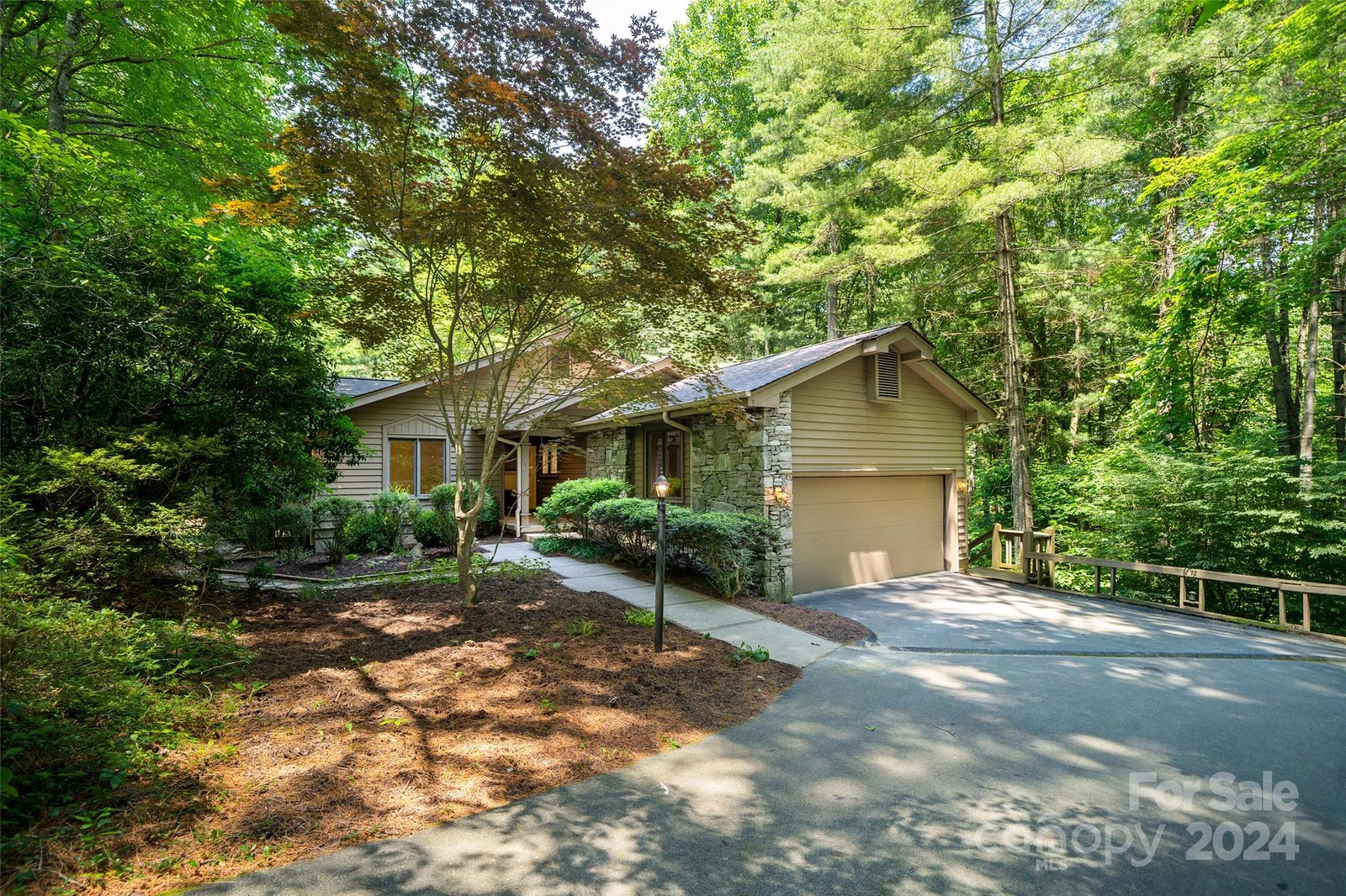 Property image 1 at 118 Timber Creek Road, Hendersonville, NC 28739