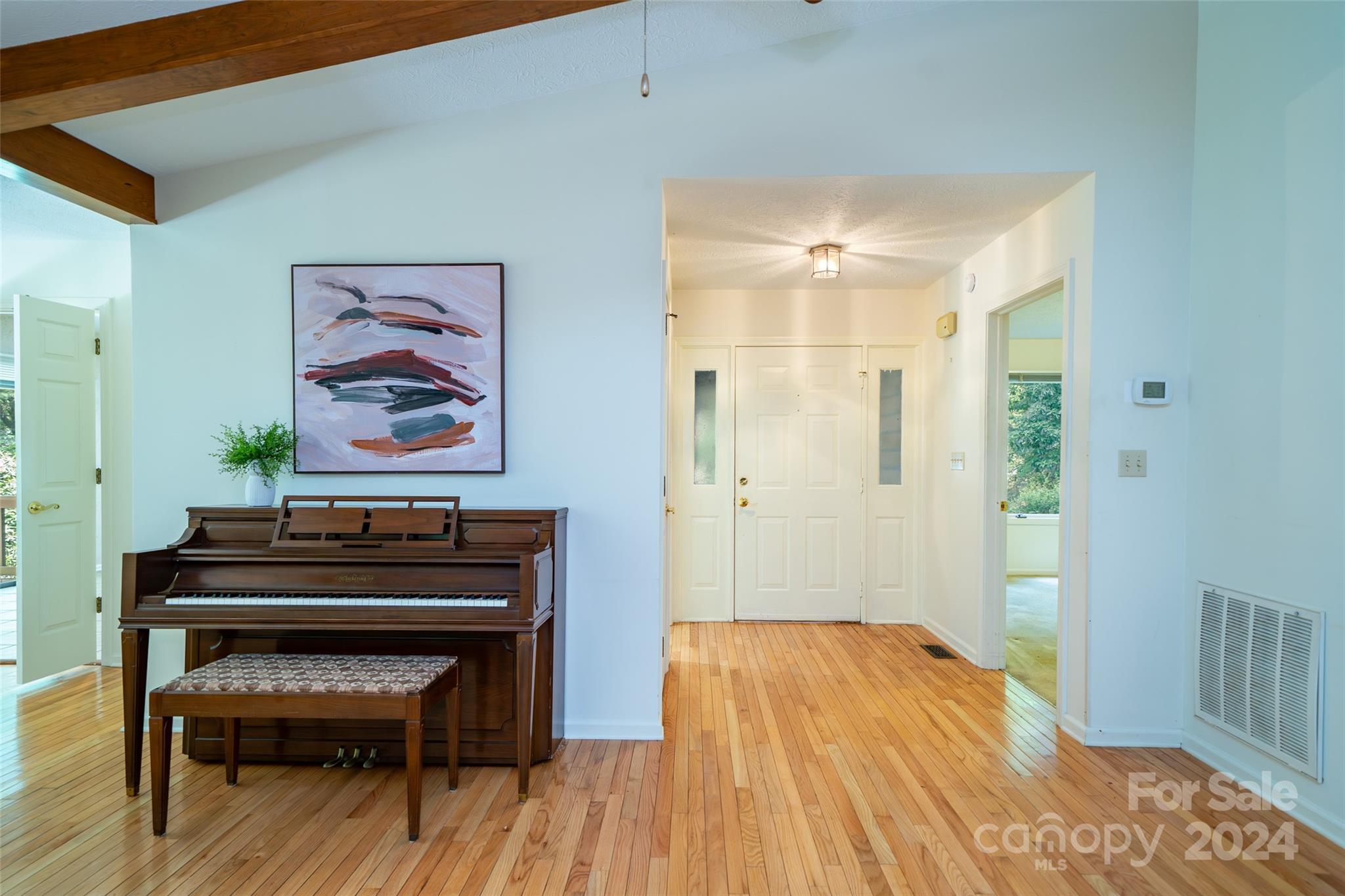 Property image 4 of 118 Timber Creek Road in Timber Creek, Hendersonville, NC 28739
