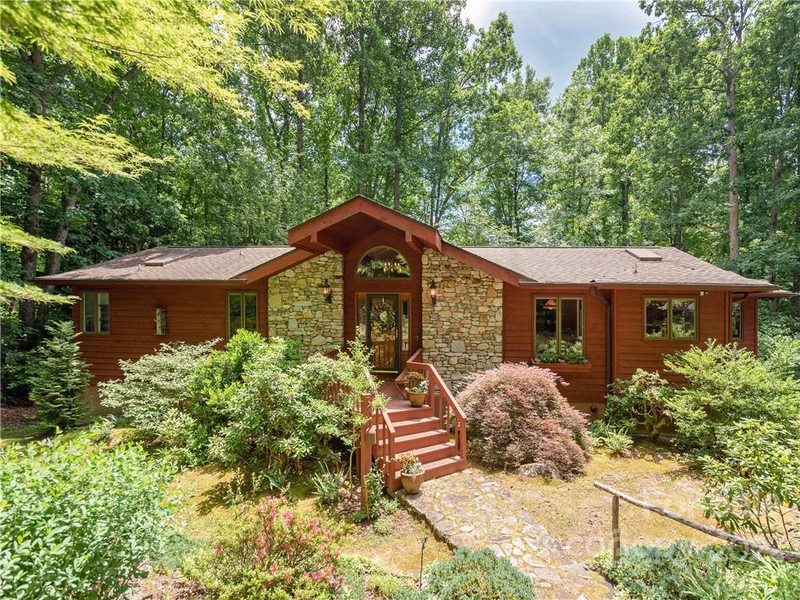 Property image 2 at 52 Wake Robin Place, Hendersonville, NC 28739
