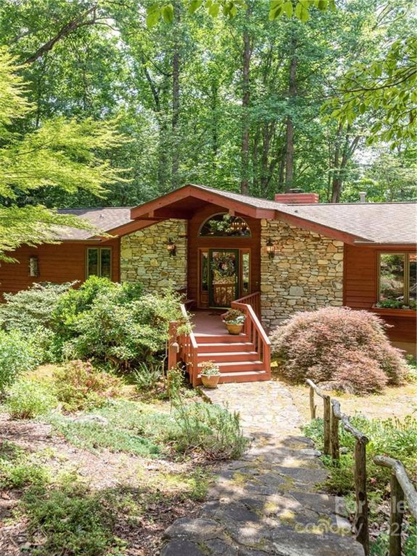Property image 3 at 52 Wake Robin Place, Hendersonville, NC 28739