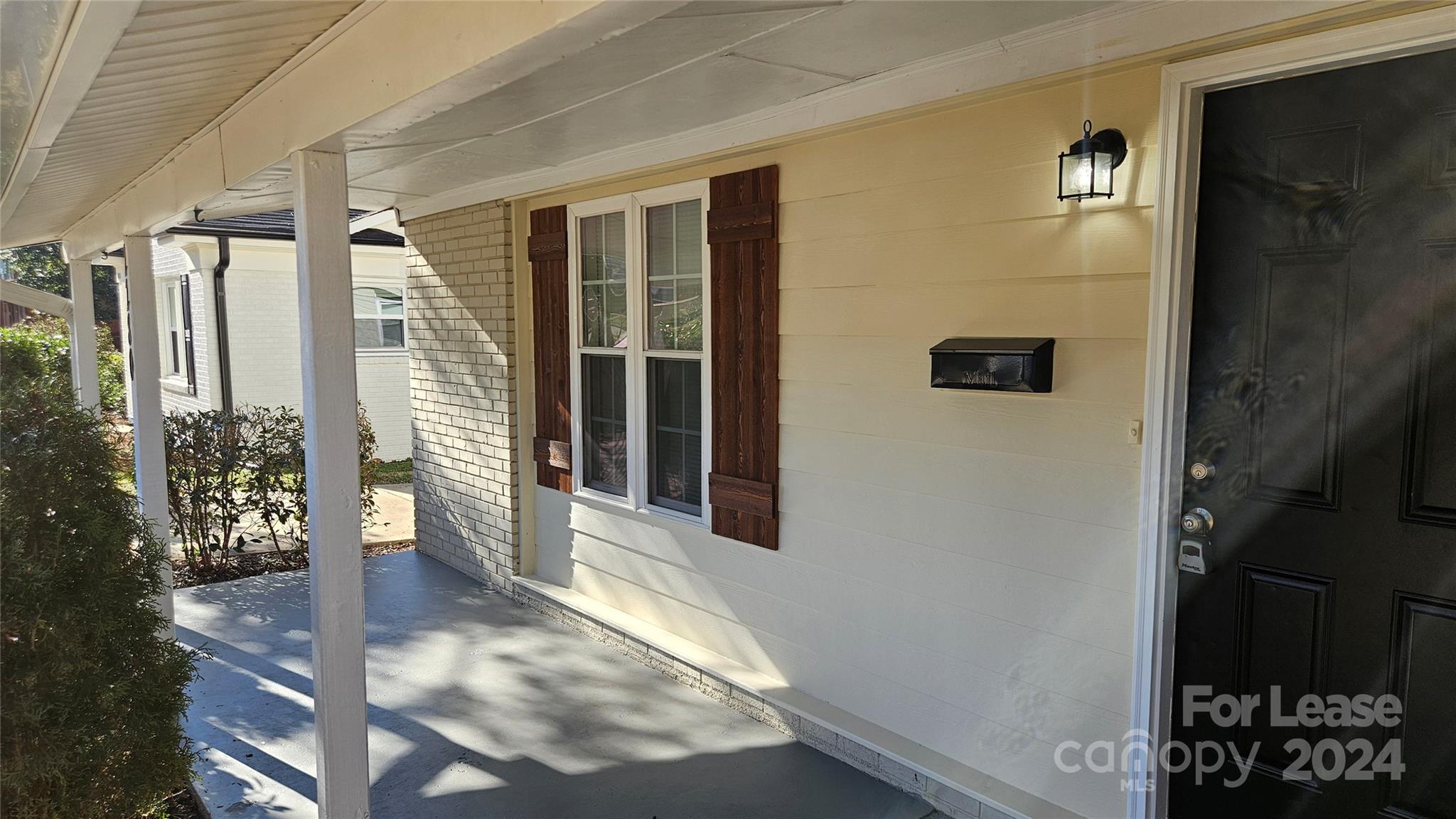 Property image 2 of 2280 Kilborne Drive in Markham Village, Charlotte, NC 28205