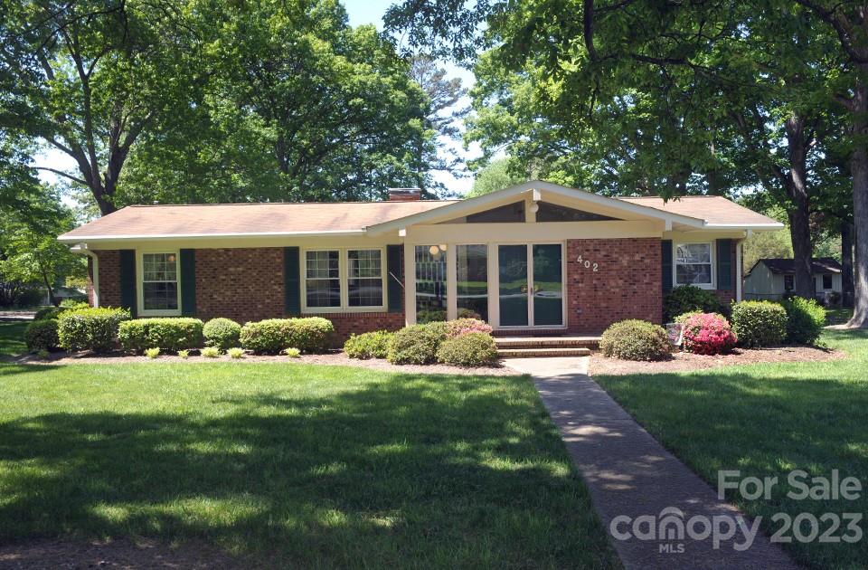 Property image 2 of 402 White Oaks Road in Westcliffe, Salisbury, NC 28147