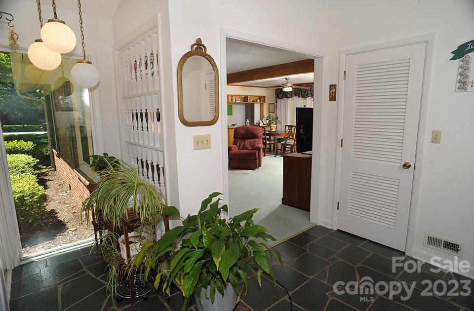 Property image 4 of 402 White Oaks Road in Westcliffe, Salisbury, NC 28147