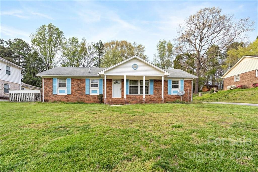 Property image 3 of 116 Hemlock Drive in Rolling Hills, Salisbury, NC 28147