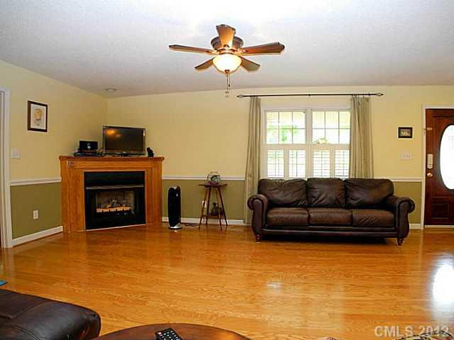 Property image 2 of 3146 Teresa Drive in Mason Springs, Lincolnton, NC 28092