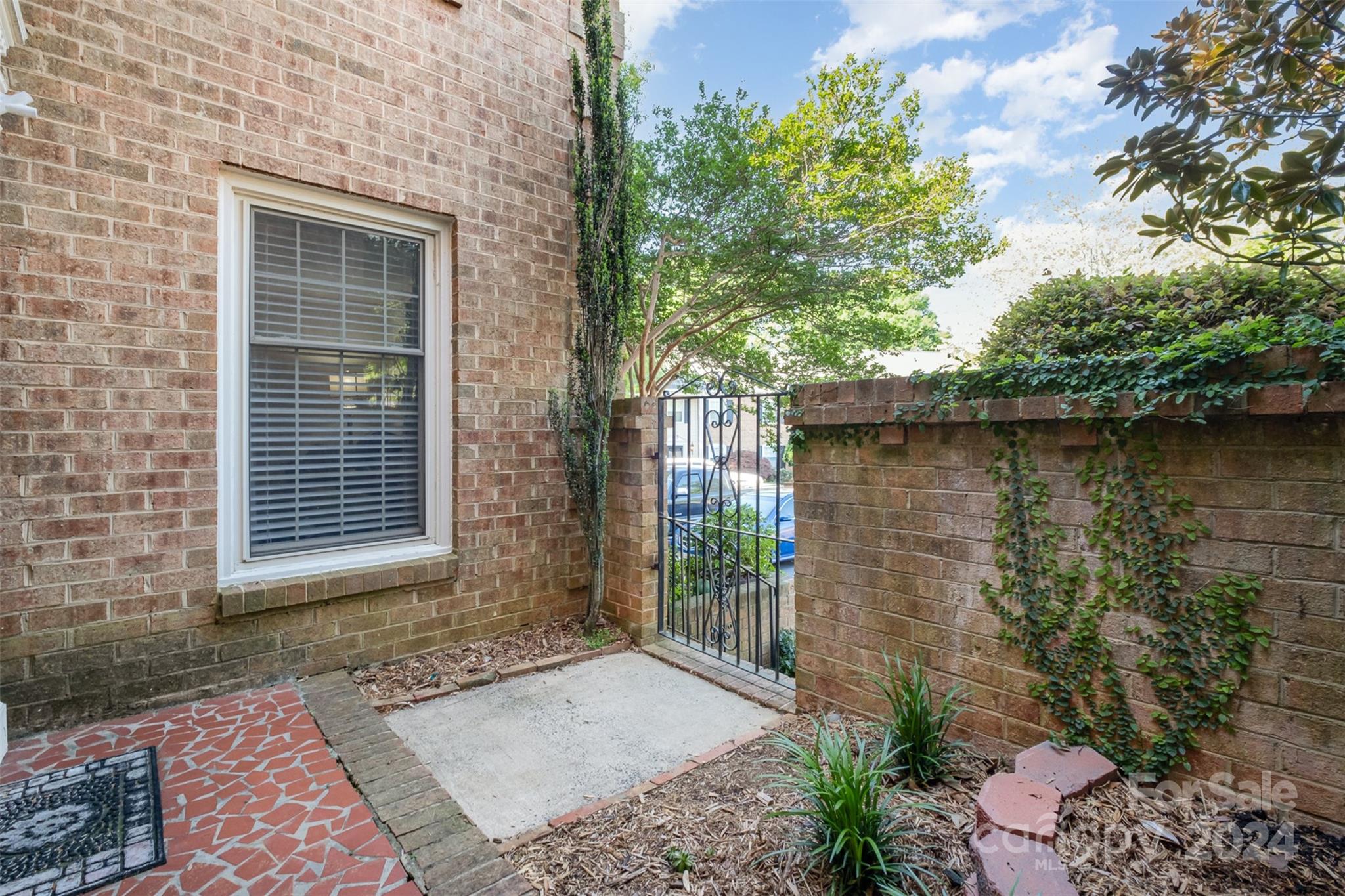 Property image 3 of 6838 Constitution Lane in Olde Georgetowne, Charlotte, NC 28210