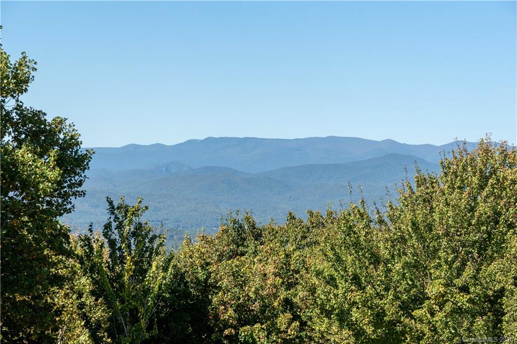 Property image 4 of 1602 Fleetwood Plaza in Fleetwood Plaza, Hendersonville, NC 28739
