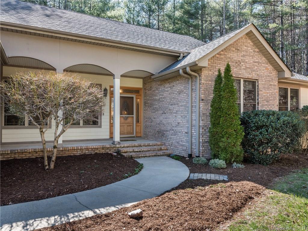 Property image 4 of 203 Deerpath Lane in Canarian Estates, Hendersonville, NC 28739