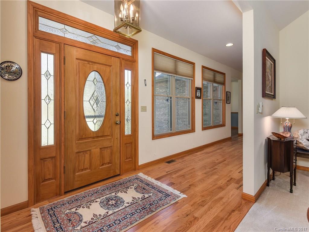 Property image 5 of 203 Deerpath Lane in Canarian Estates, Hendersonville, NC 28739