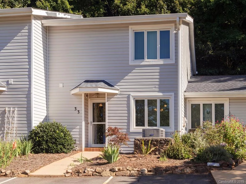 33 Hollybrook Drive