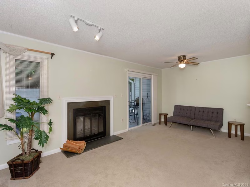 Property image 2 at 33 Hollybrook Drive, Asheville, NC 28803