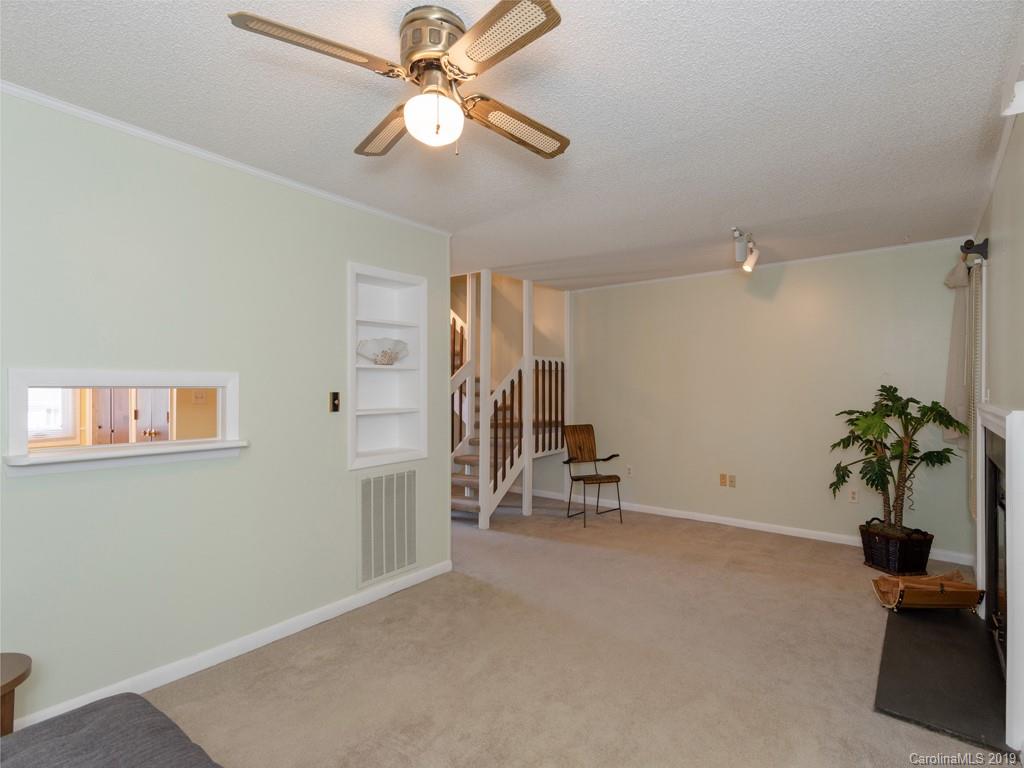Property image 3 of 33 Hollybrook Drive in Hollybrook Condos, Asheville, NC 28803