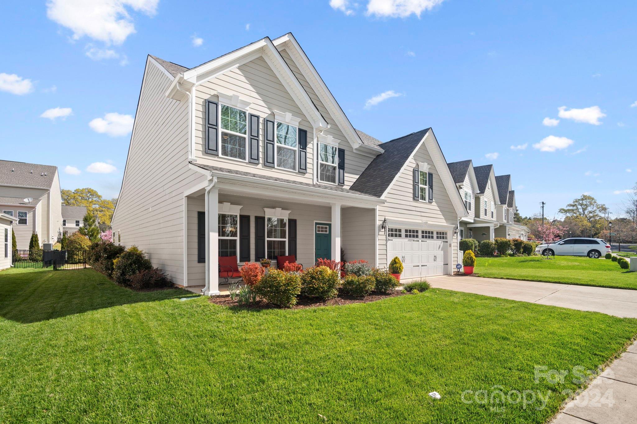 Property image 2 of 1112 Arnott Lane in Lismore, Matthews, NC 28104