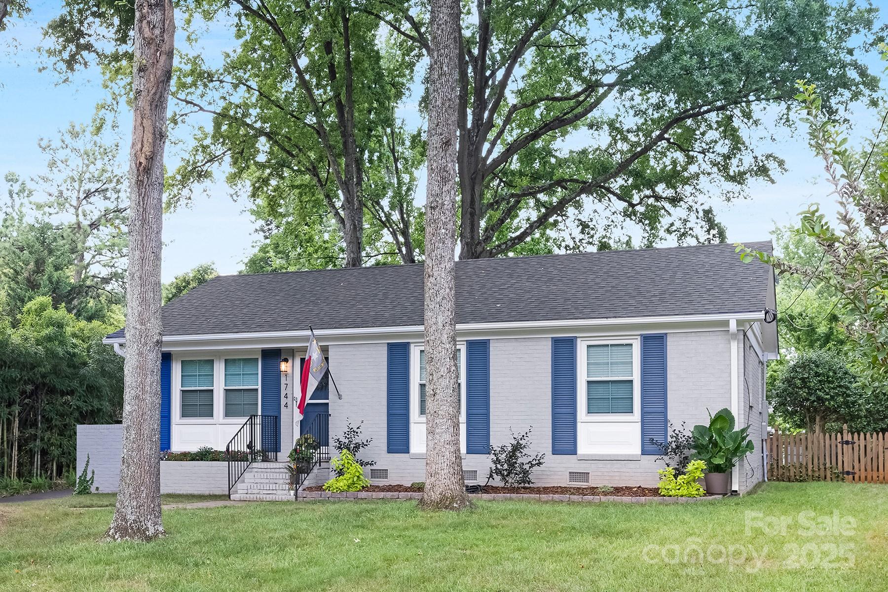 Property image 2 of 1744 Emerywood Drive in Montclaire, Charlotte, NC 28210