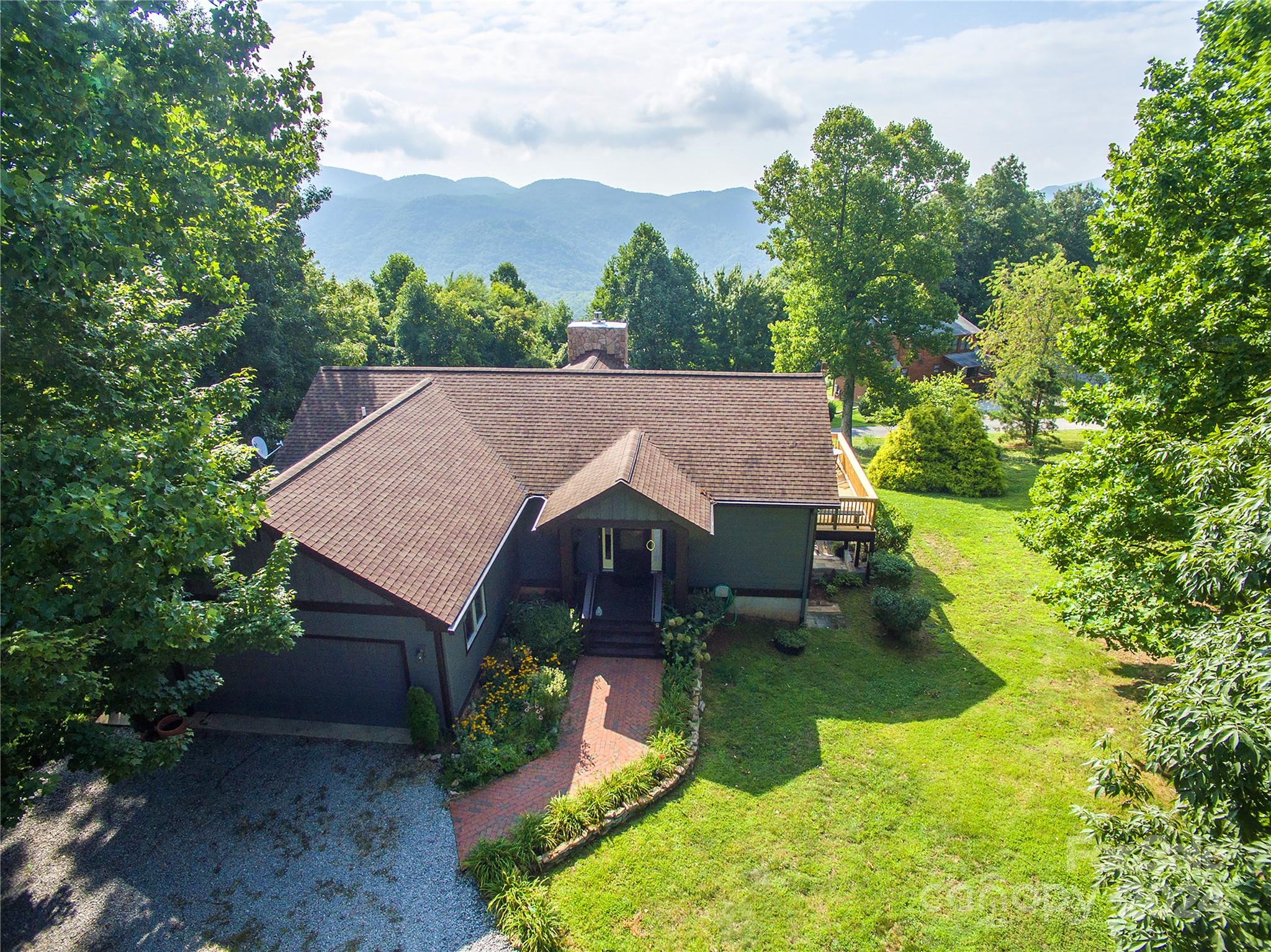 Property image 2 of 60 Songbird Court in StoneRidge Estates, Hendersonville, NC 28792