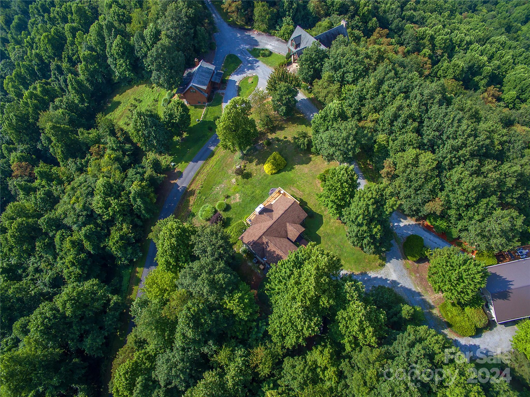 Property image 4 of 60 Songbird Court in StoneRidge Estates, Hendersonville, NC 28792