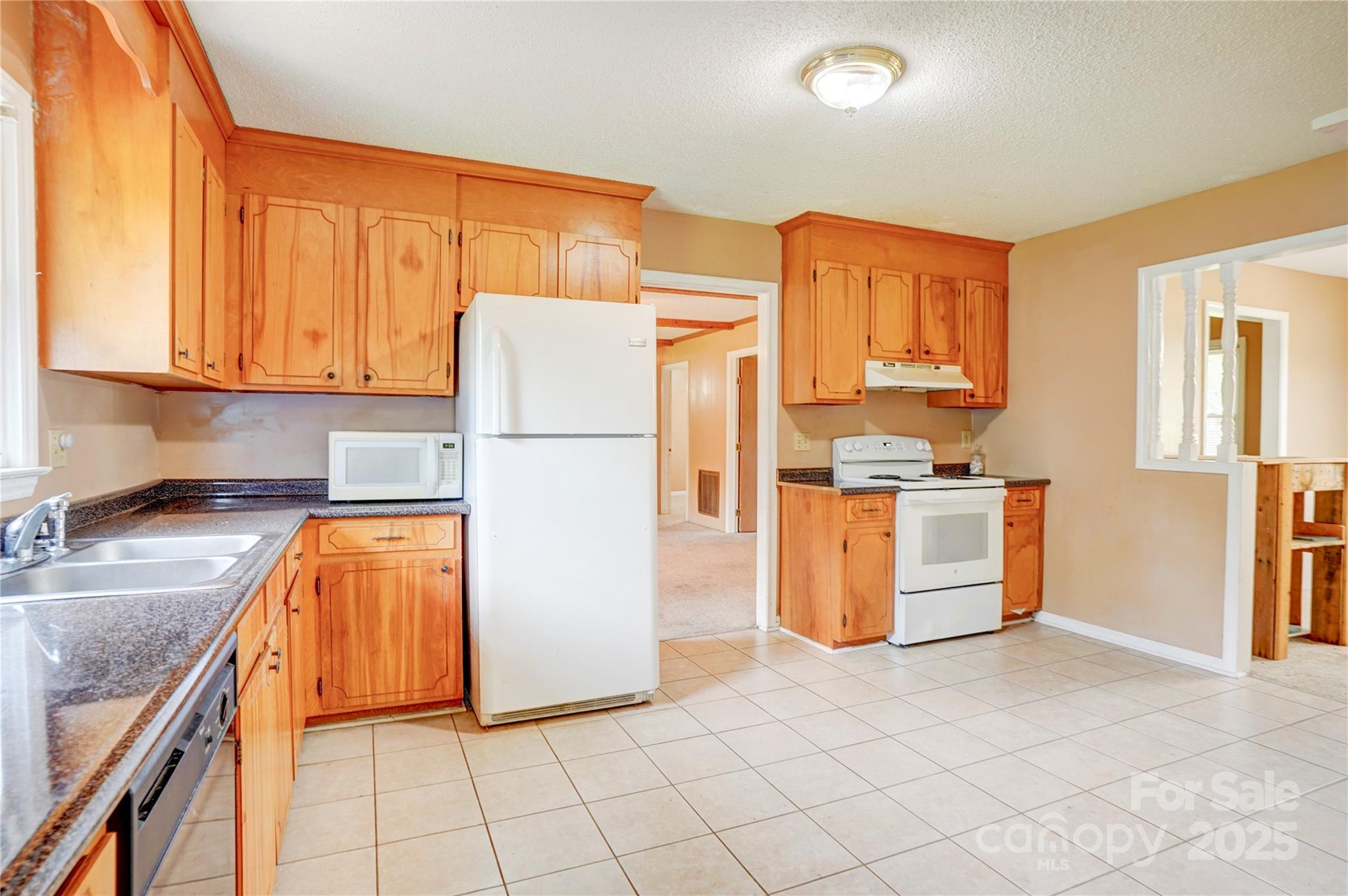 Property image 3 of 6573 Weldon Circle in Taymor, Concord, NC 28027