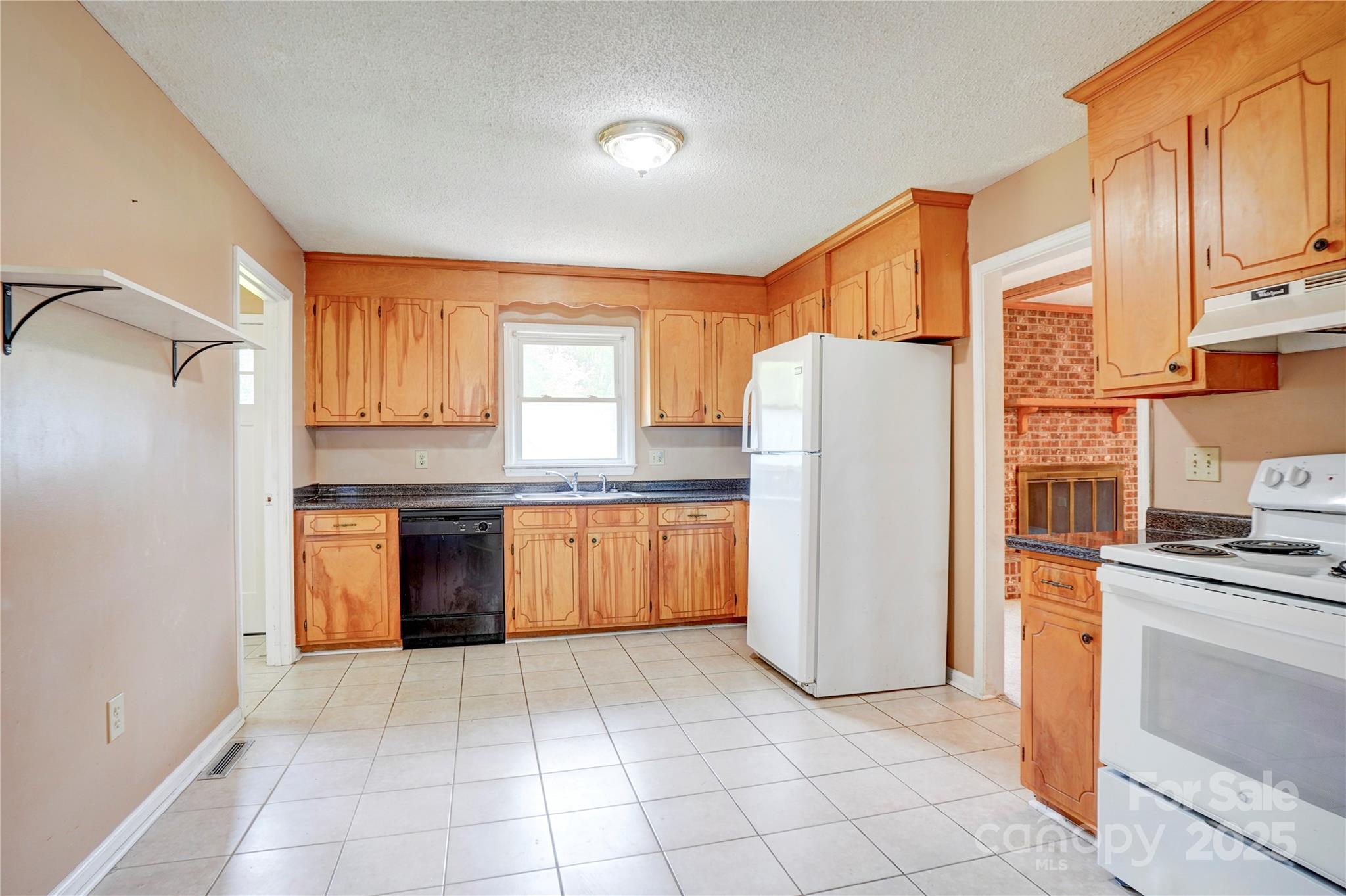 Property image 4 of 6573 Weldon Circle in Taymor, Concord, NC 28027