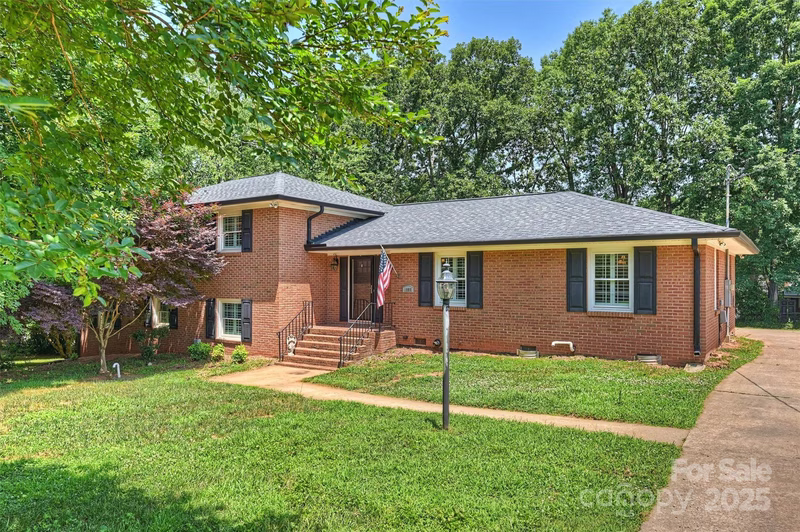 Property image 2 at 1008 Dumbarton Road, Gastonia, NC 28054