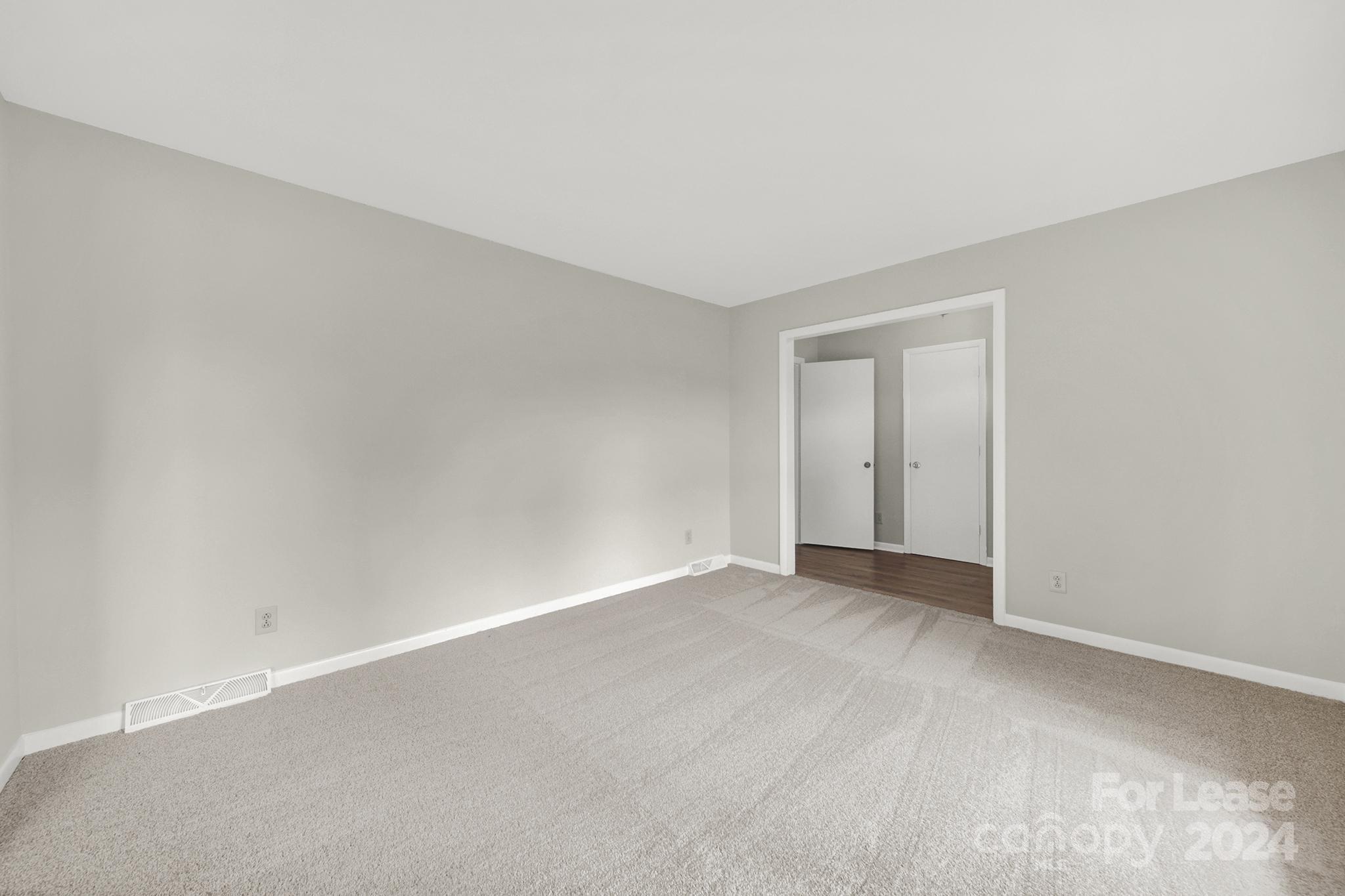 Property image 4 of 8401 Dunsinane Drive in Birnam Woods, Charlotte, NC 28227