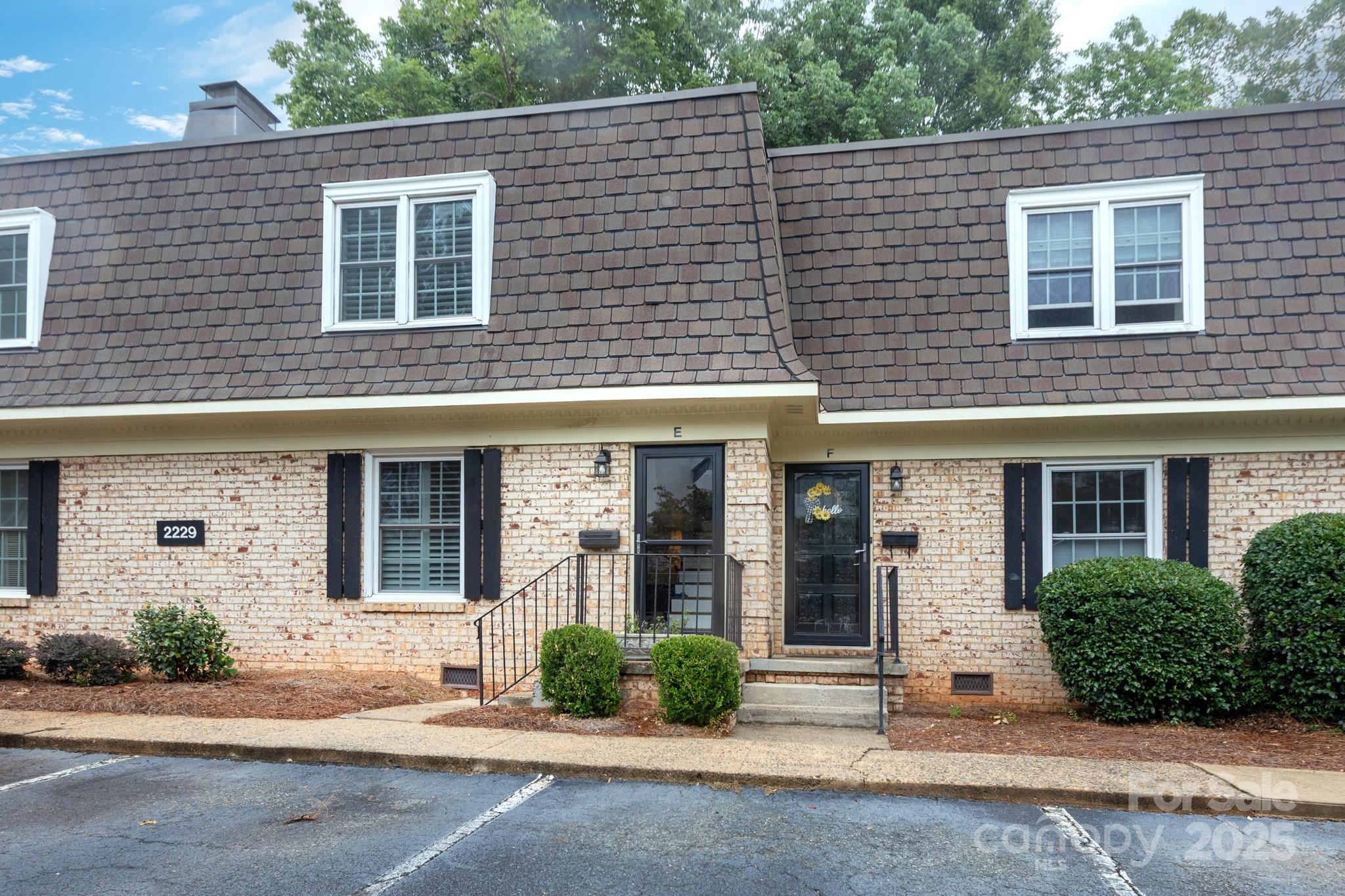 Property image 2 of 2229 Rexford Road in Trianon, Charlotte, NC 28211